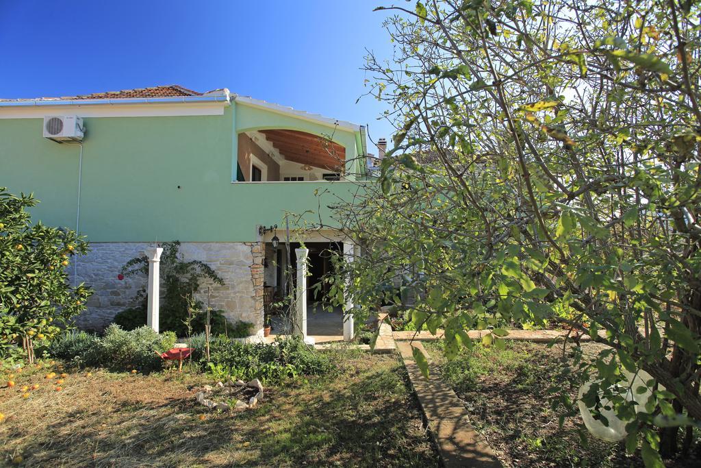 Holiday Home Paric Vela Luka Luaran gambar